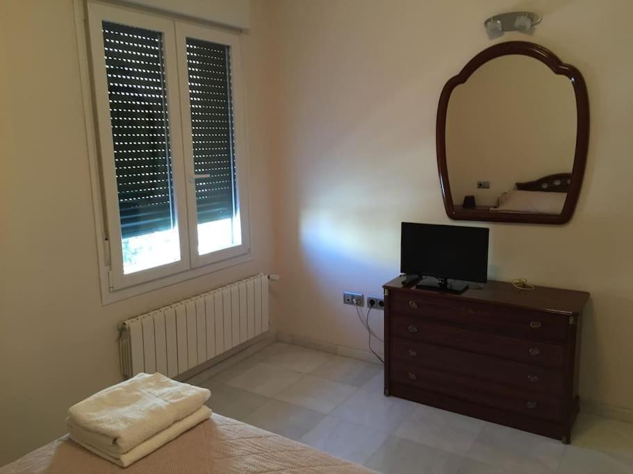 Amplio Piso En Nervion, Excelente Zona De La Ciudad. Apartment Sevilla Bagian luar foto